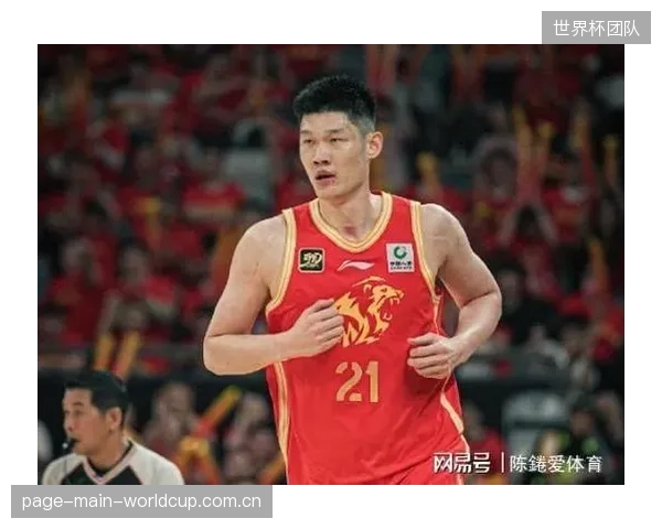 广厦双核首发布朗与胡金秋内外结合，彻底打乱深圳队防守部署。